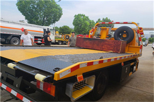 六安附近拖车电话号码服务